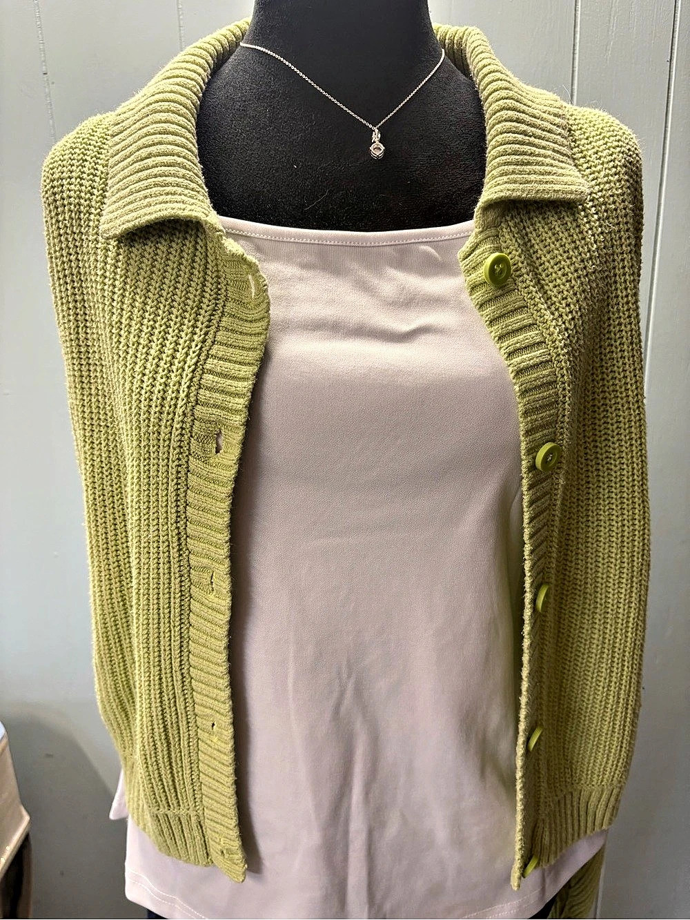 Hollister Ribbed Cardigan in Green Size Medium Like New